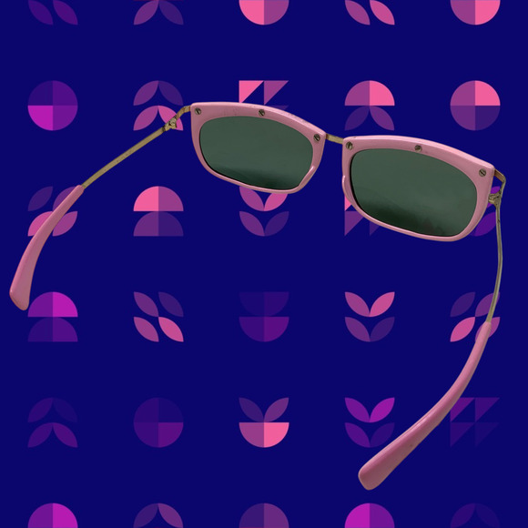 Vintage Totally 1980\'s Foster Grant Pink Sunglasses Gold Brow Bar New Wave Retro main image 3